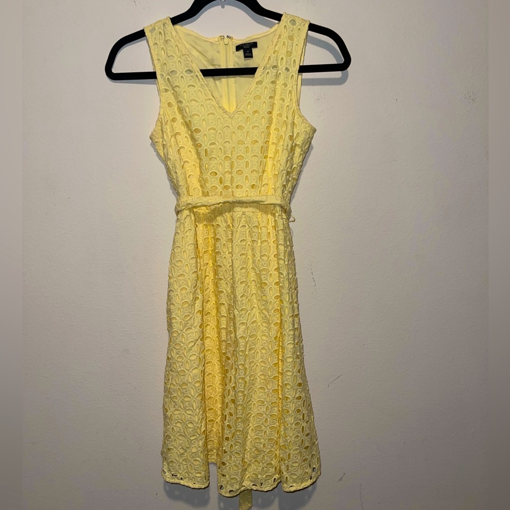 ANN TAYLOR.Yellow Eyelet A-line Dress With Belt Size 0P